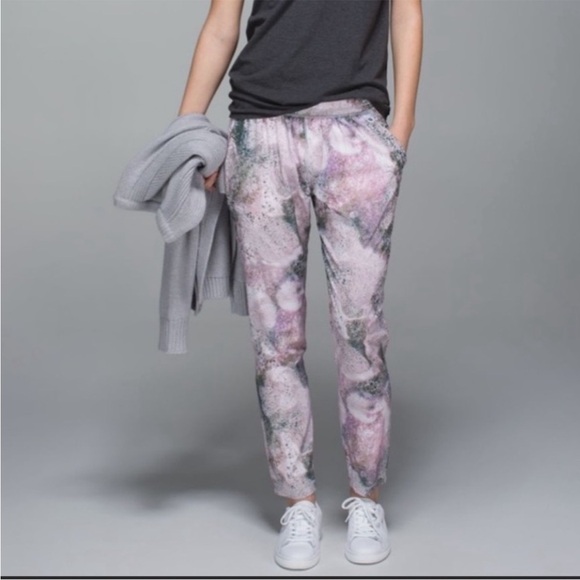 lululemon athletica Pants - Lululemon Namasker Pant ll Jogger 8 Sugar Crush Multi